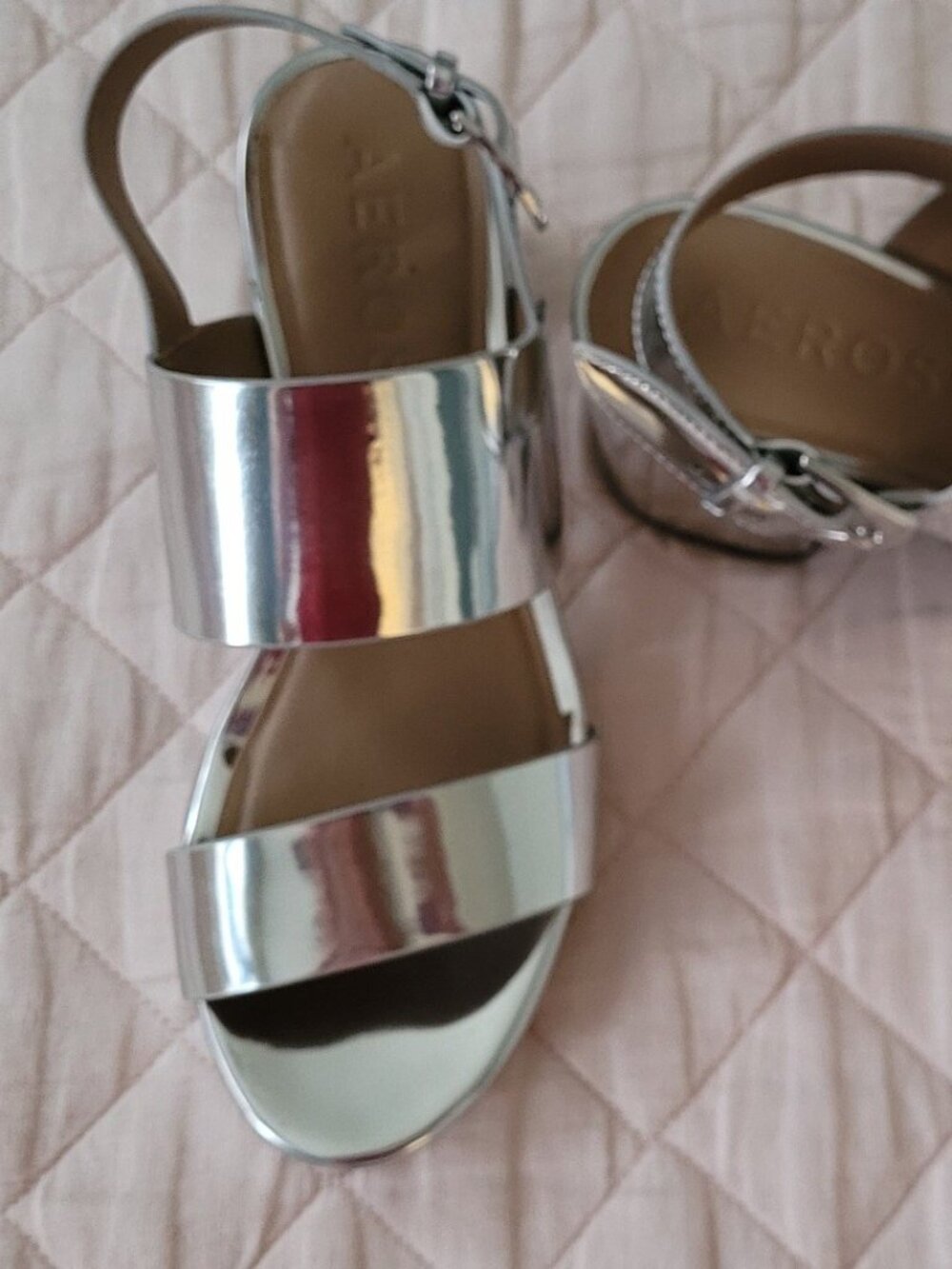 Aerosoles Silver Buckle size 7.5 sandals.